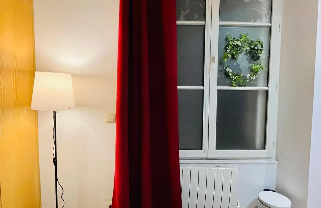 Chic Flat In The Heart Of Marais Near Pompidou Centre-1